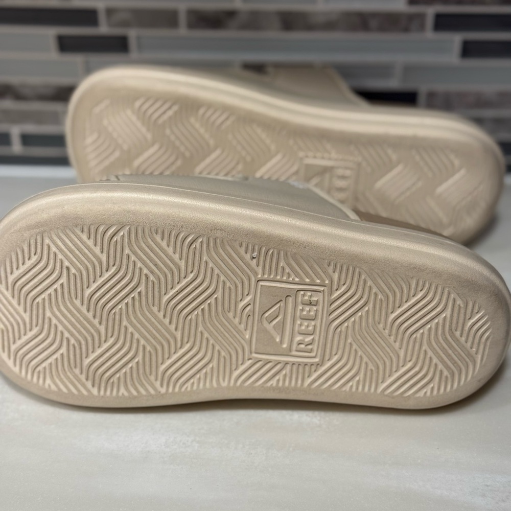 Reef Womens Cushion Bondi 2
Platform Slide Sandals Women’s Size 5
Natural - Picture 6 of 7